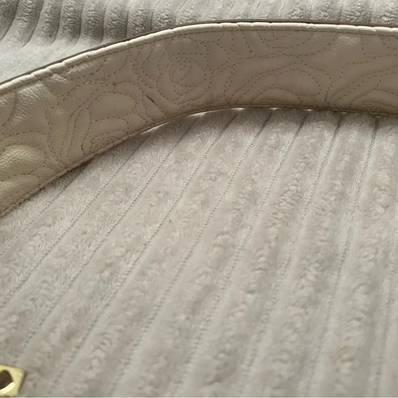 Betsey Johnson shoulder bag with jeweled strap - Picture 4 of 8